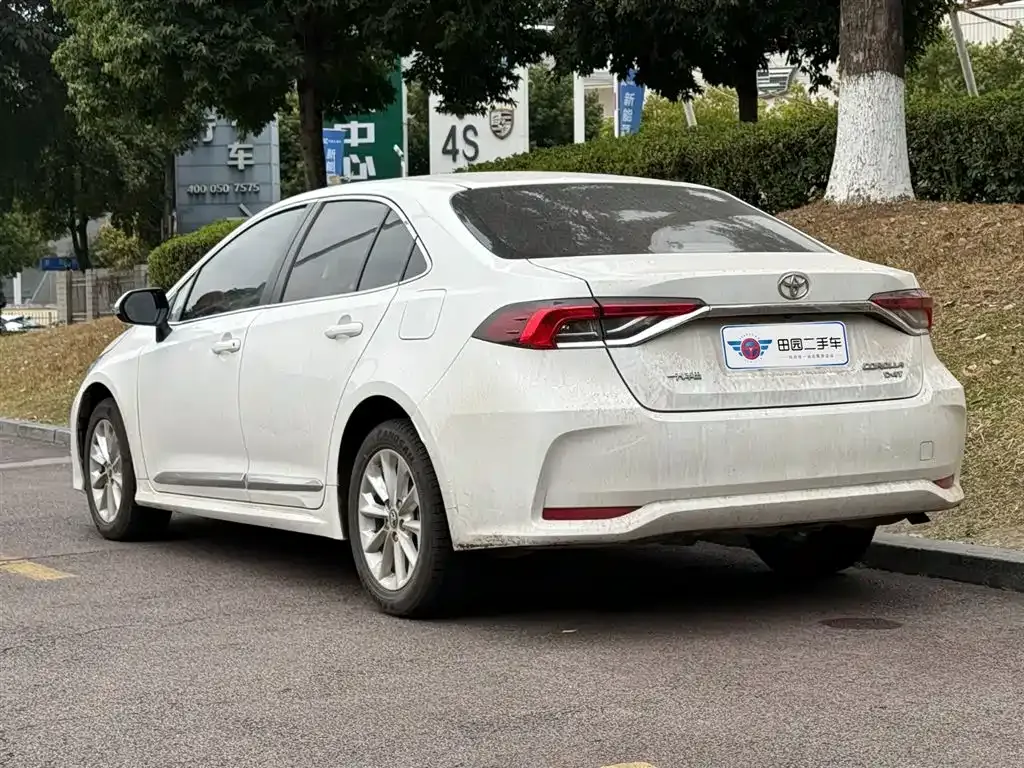 Toyota Corolla — фото 7