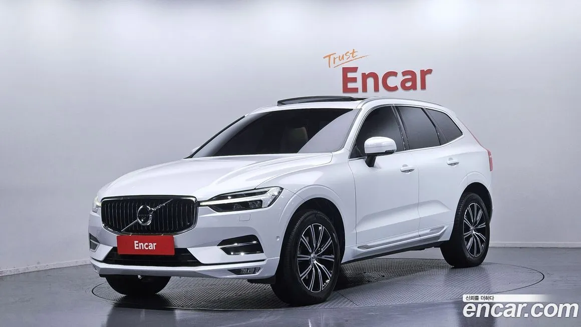 Volvo XC60 — фото 1