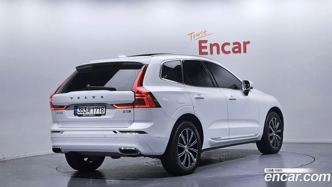 Volvo XC60 — фото 6