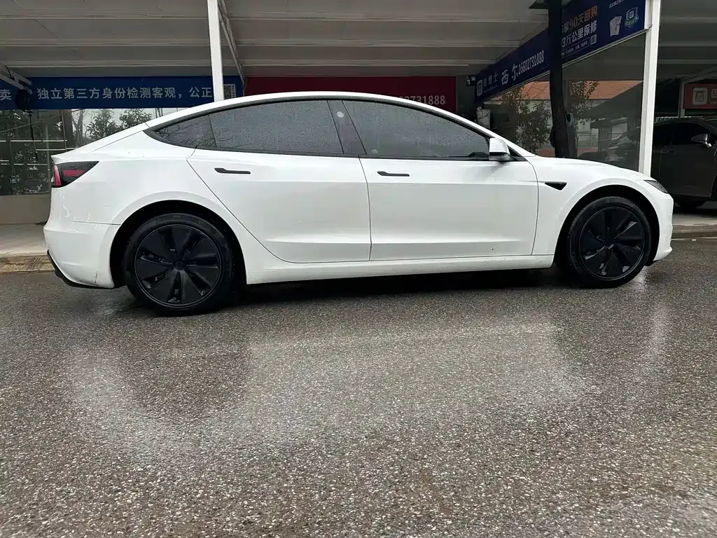 Tesla Model 3 — фото 3