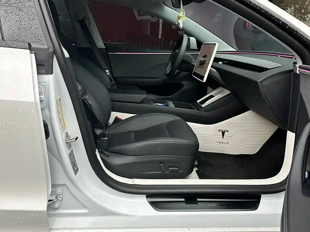 Tesla Model 3 — фото 5