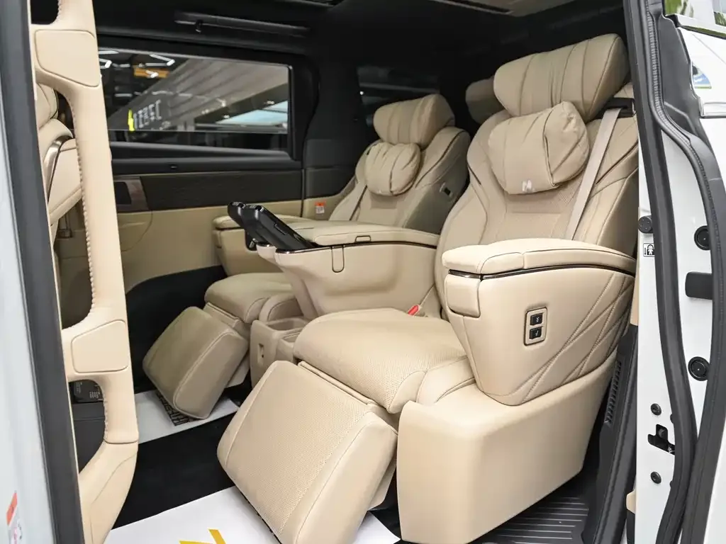 Toyota Alphard — фото 7