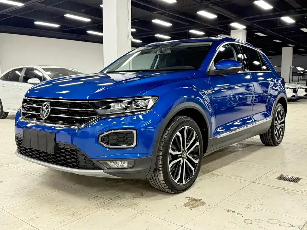 Volkswagen T-Roc — фото 1