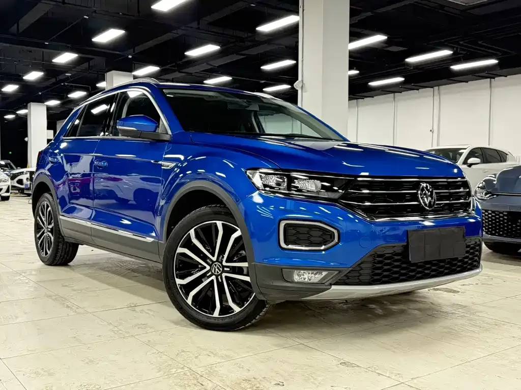 Volkswagen T-Roc — фото 9