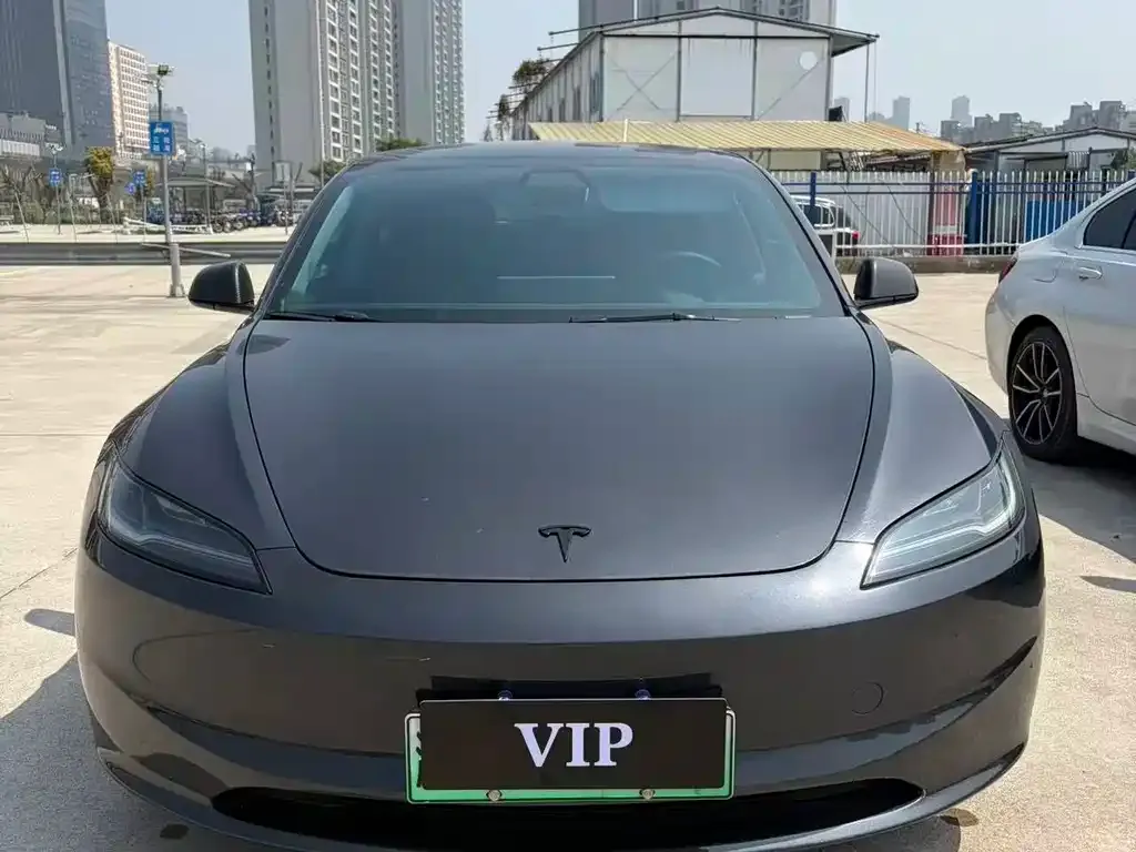 Tesla Model 3 — фото 3