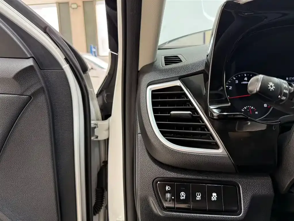 Kia KX3 — фото 4