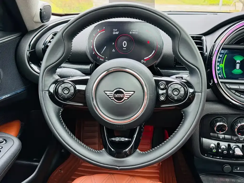 MINI Clubman — фото 8