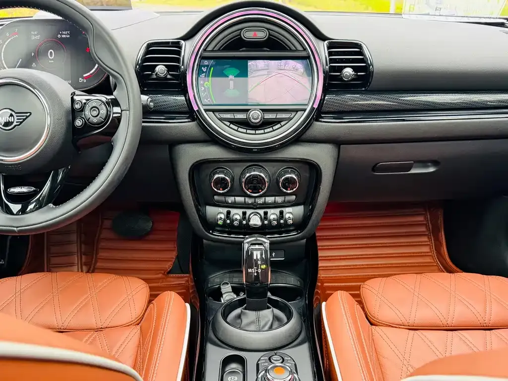 MINI Clubman — фото 9