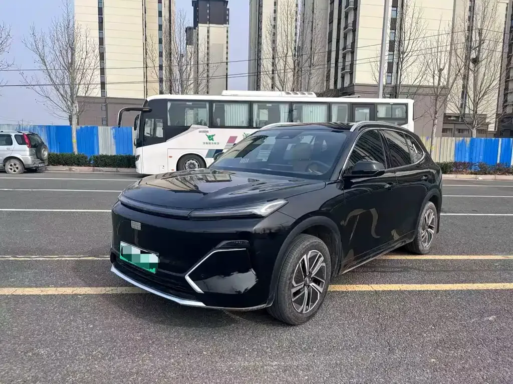 Geely 银河星舰7 — фото 1