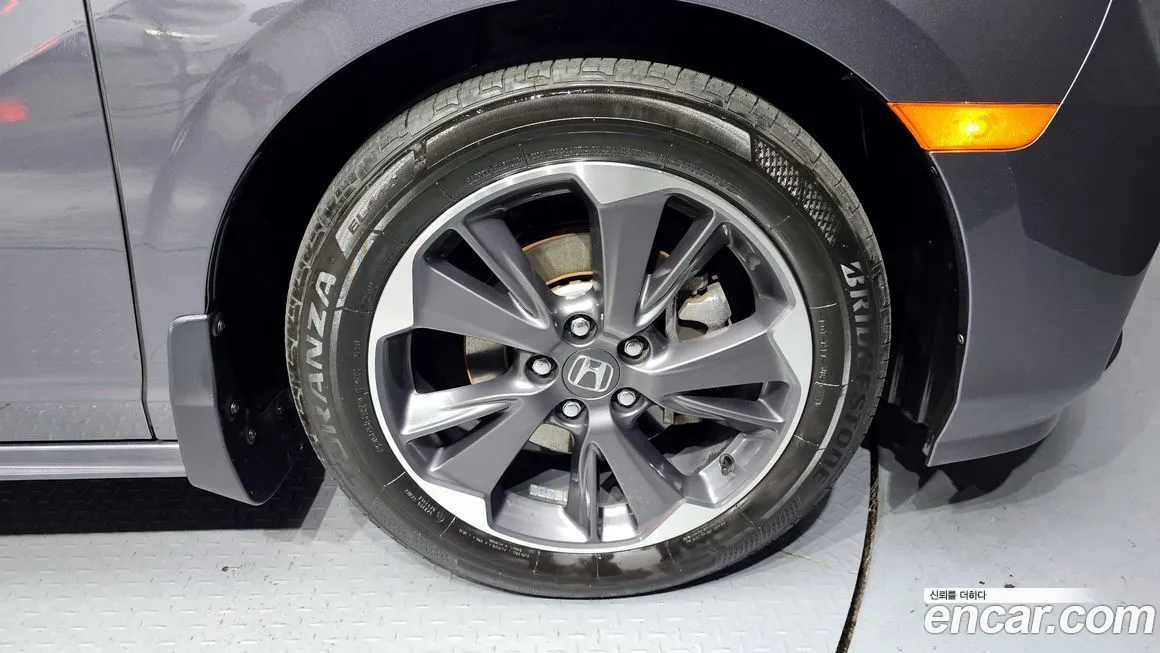 Honda Odyssey — фото 10