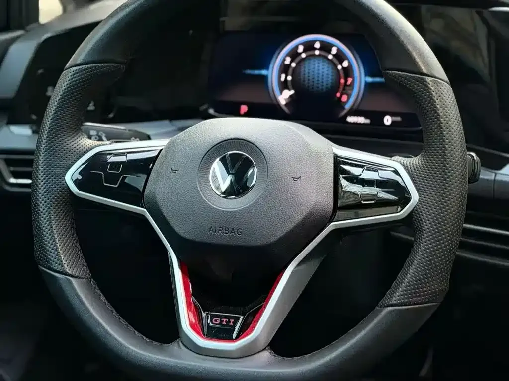 Volkswagen Golf GTI — фото 2