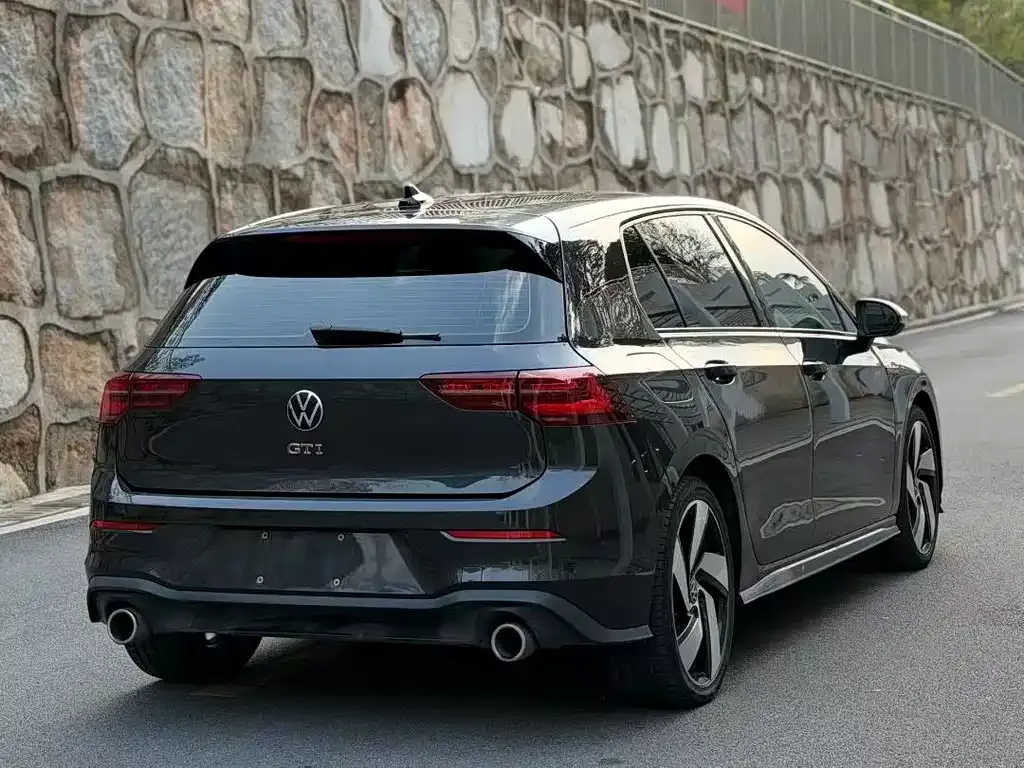 Volkswagen Golf GTI — фото 9