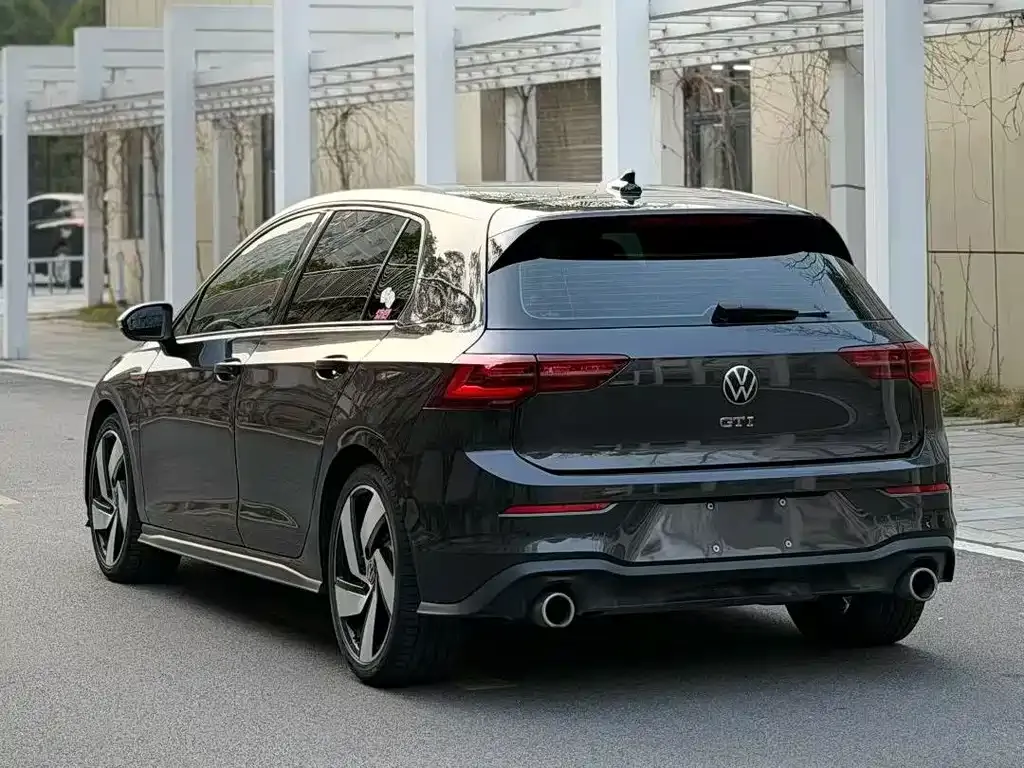 Volkswagen Golf GTI — фото 6