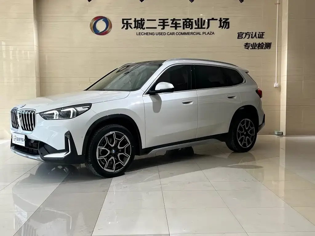 BMW X1 — фото 1