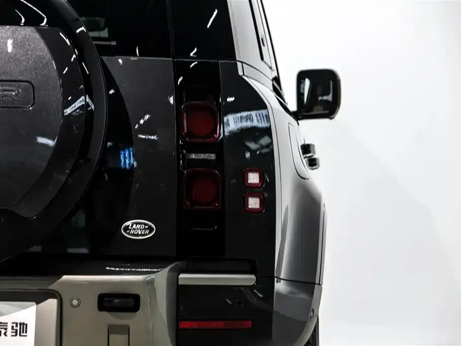 Land Rover Defender — фото 7
