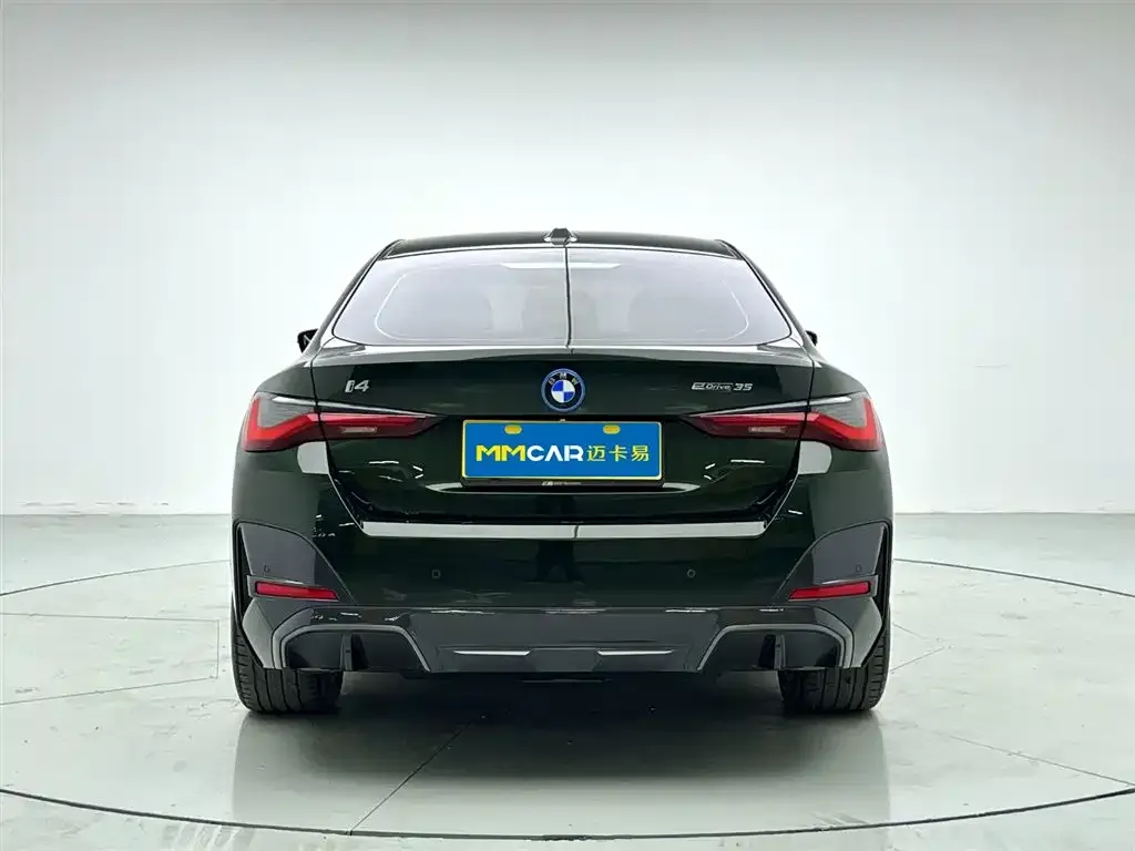 BMW i4 — фото 9
