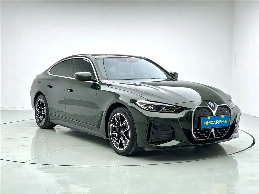 BMW i4 — фото 3