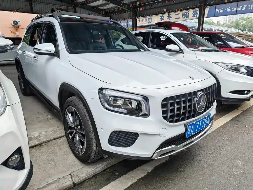 Mercedes-Benz GLB — фото 10