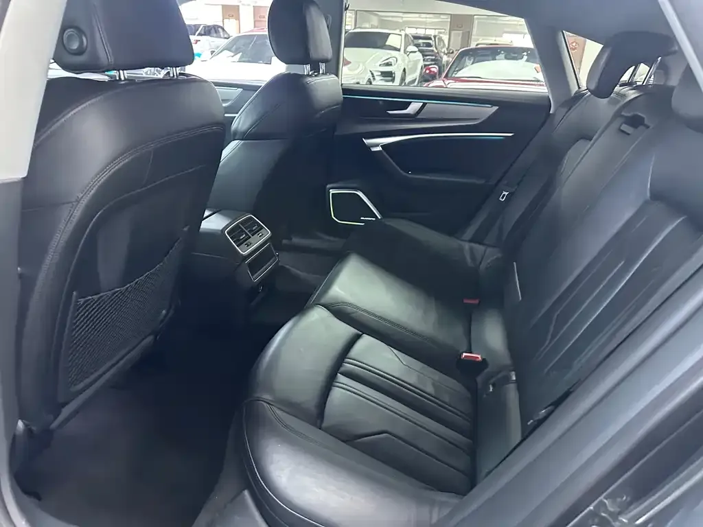 Audi A7 — фото 2