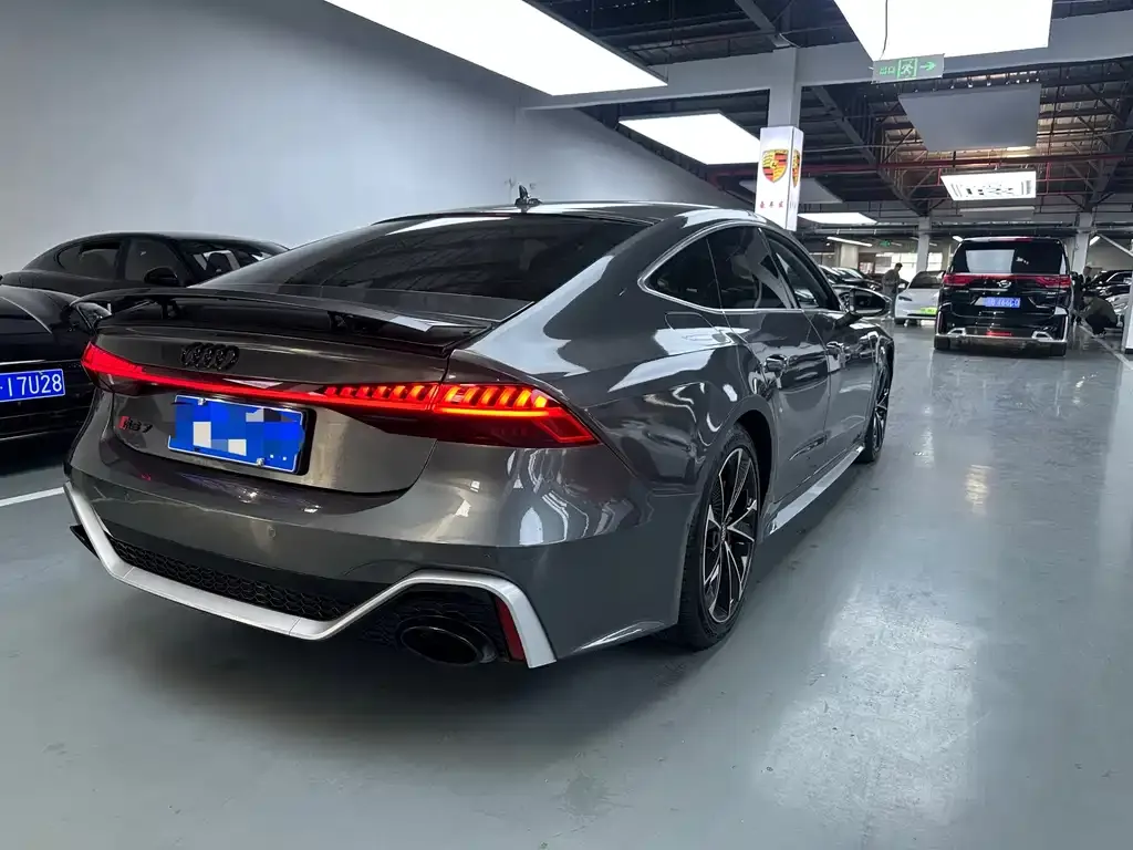 Audi A7 — фото 7