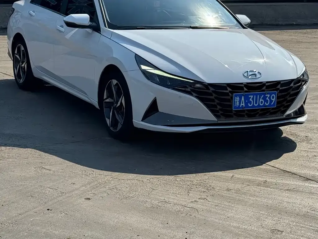 Hyundai Elantra — фото 4