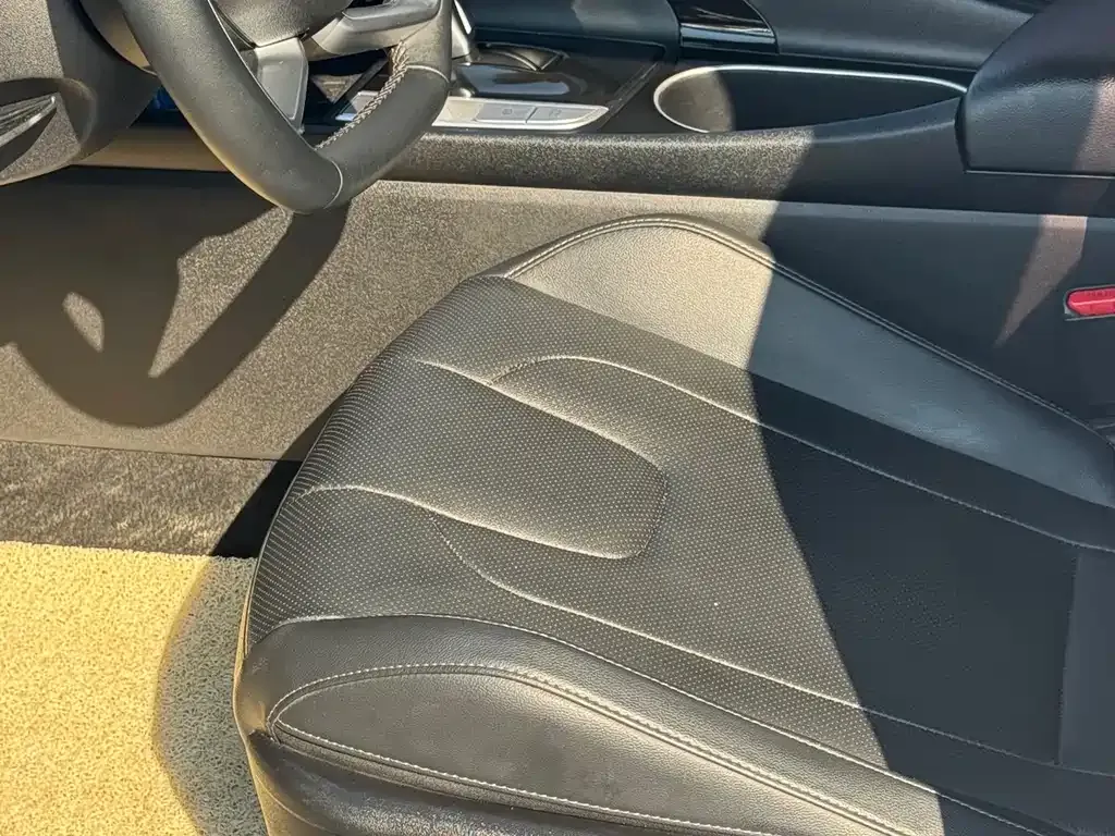 Hyundai Elantra — фото 10