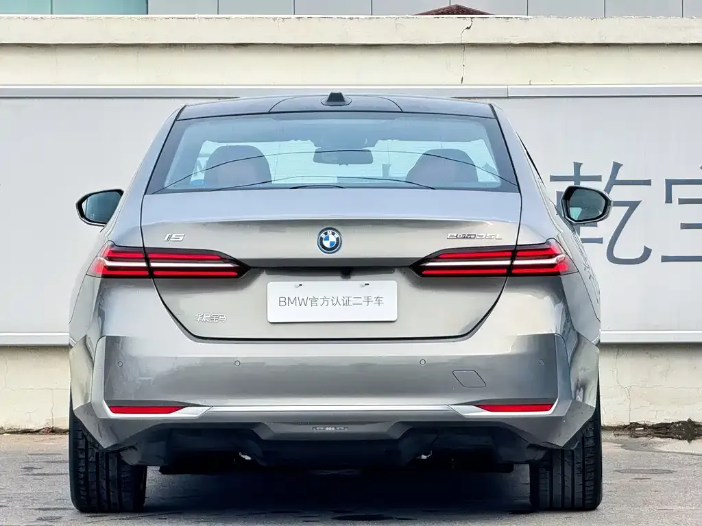 BMW i5 — фото 3