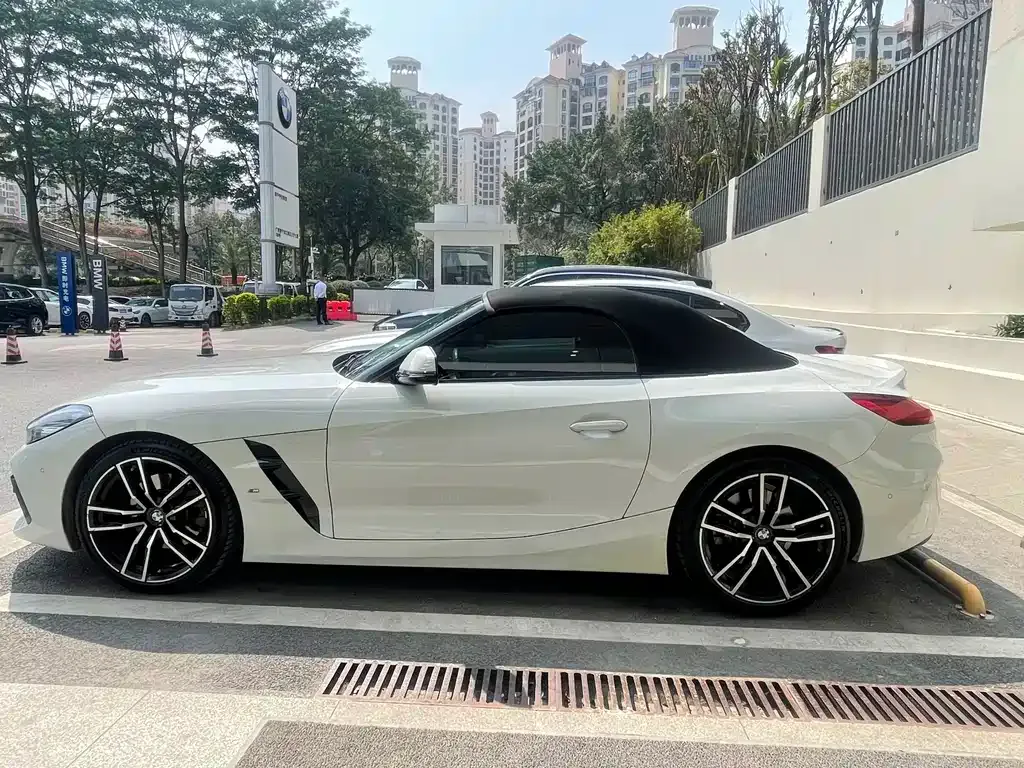 BMW Z4 — фото 9