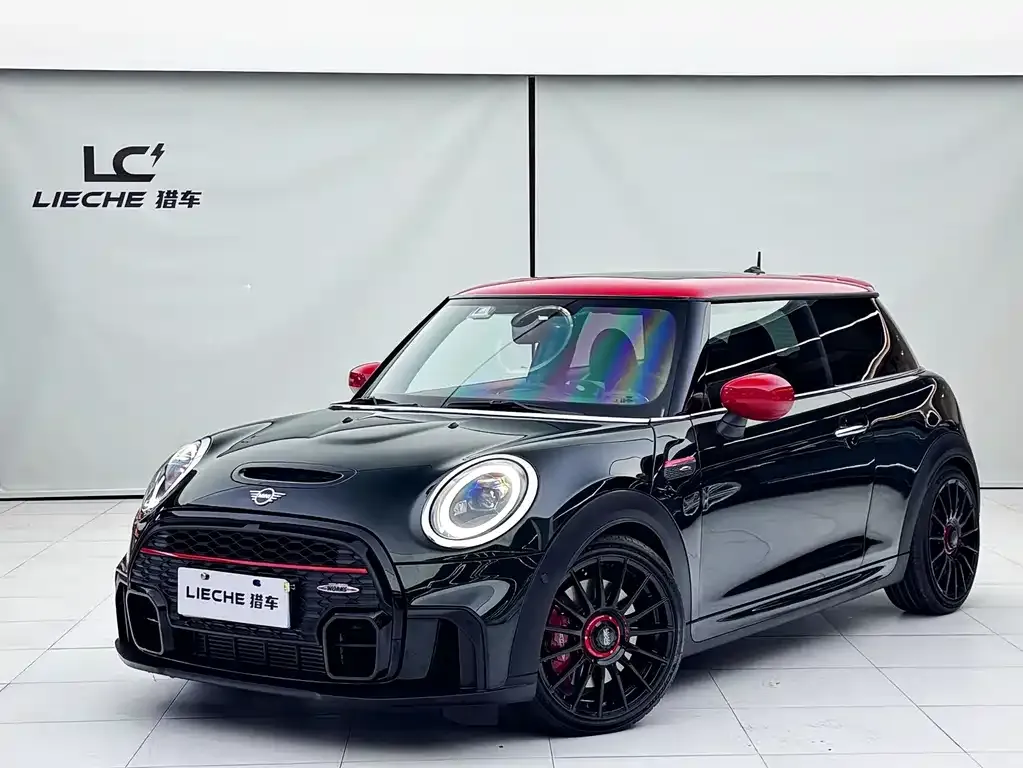 MINI JCW (John Cooper Works) — фото 1