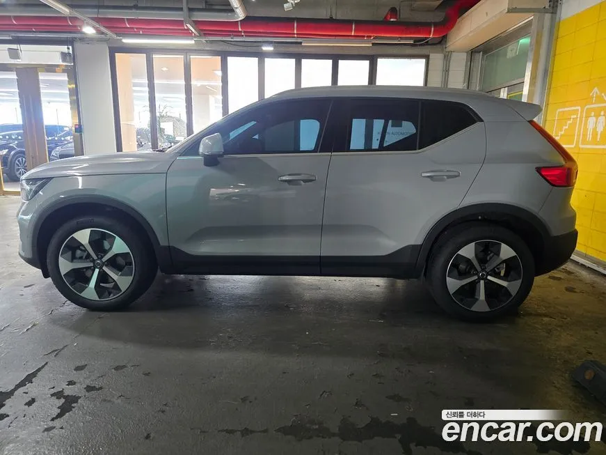 Volvo XC40 — фото 4