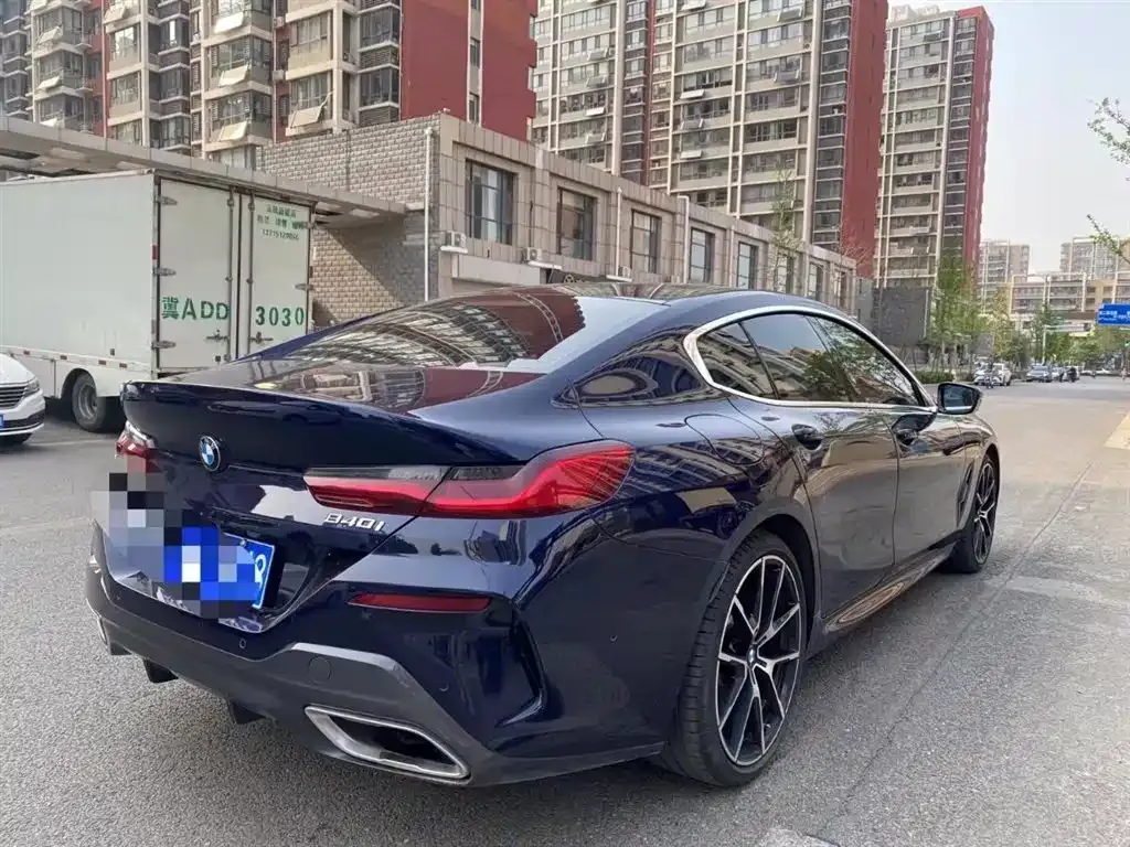 BMW 8 Series — фото 3