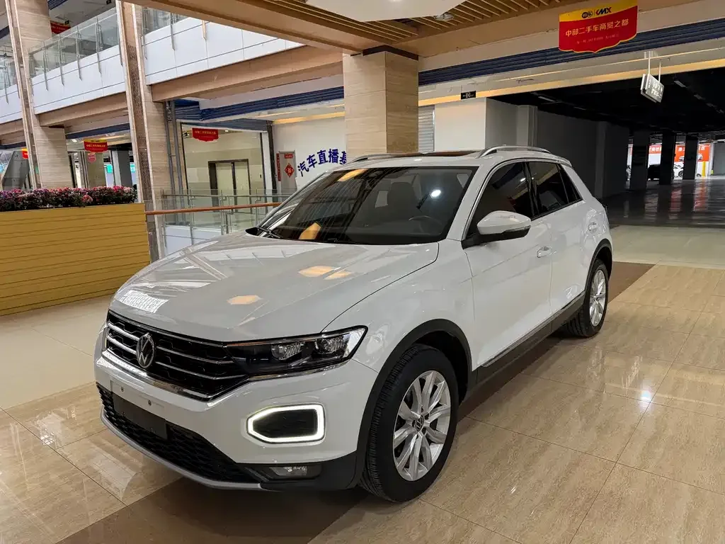 Volkswagen T-Roc — фото 1