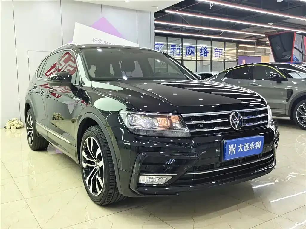 Volkswagen Tiguan L — фото 7