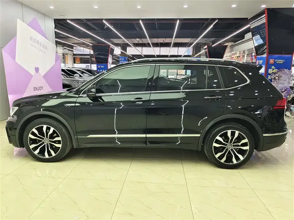 Volkswagen Tiguan L — фото 5