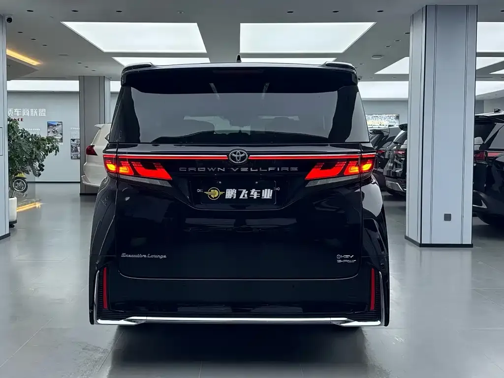 Toyota Vellfire — фото 9