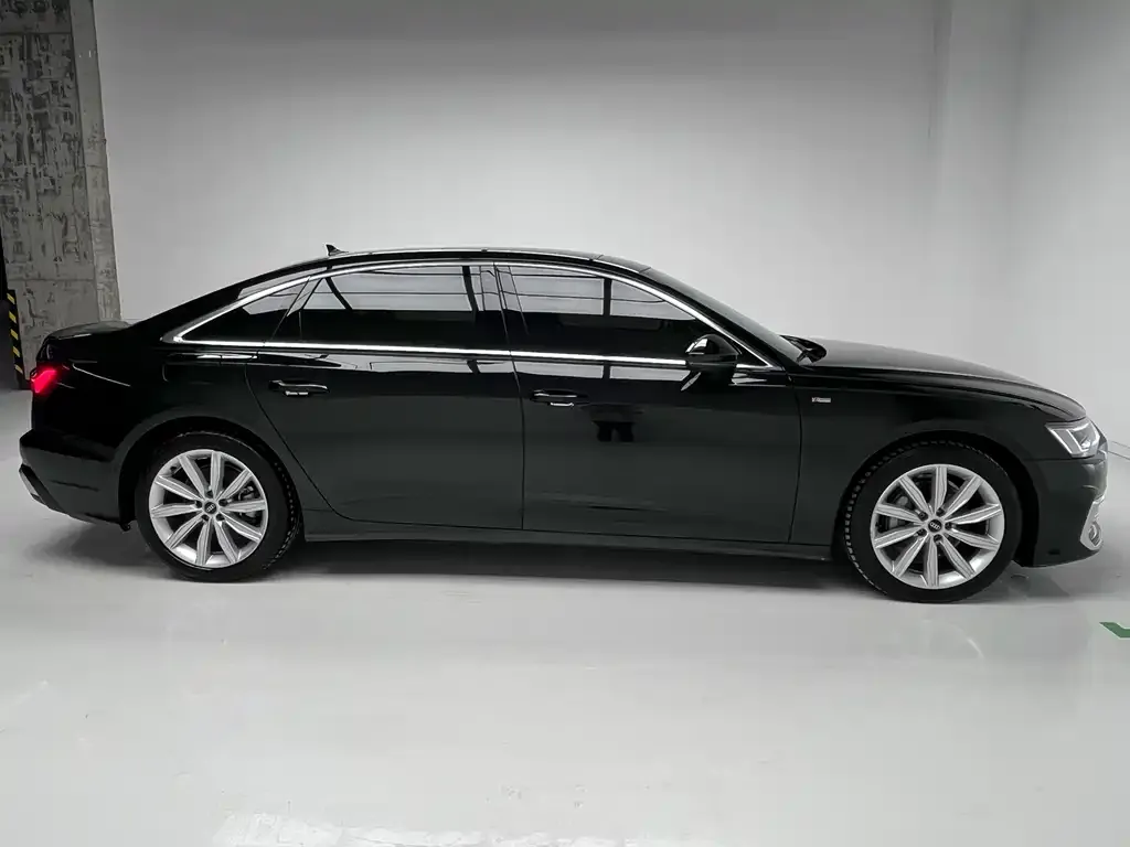 Audi A6L — фото 2
