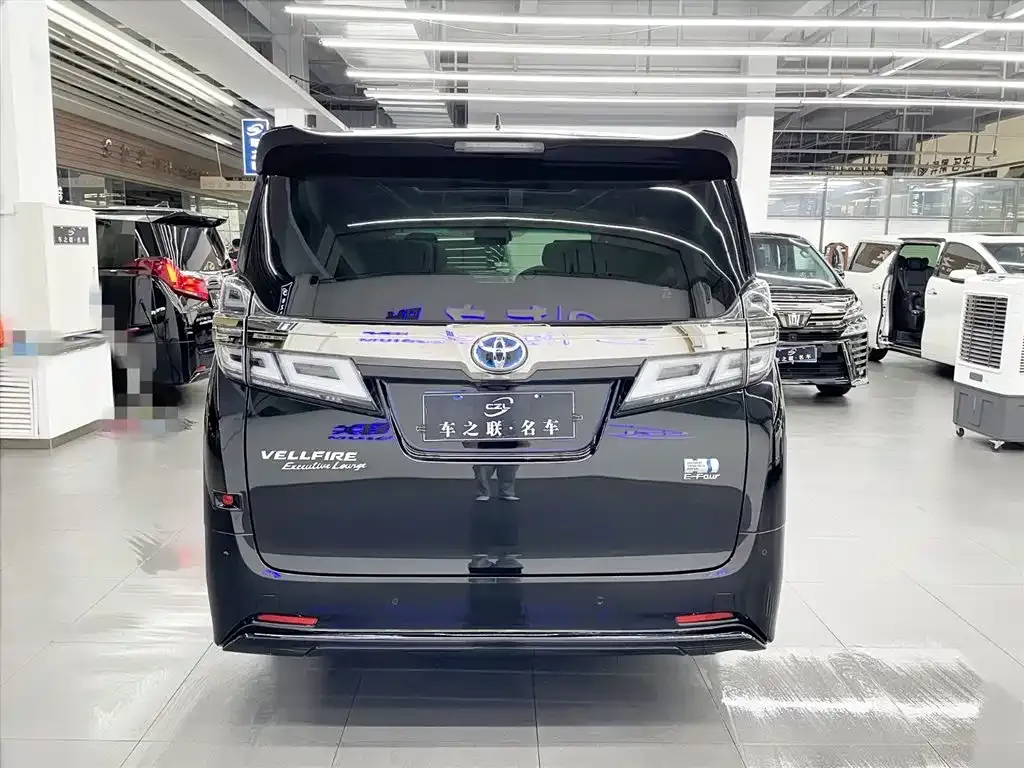 Toyota Vellfire — фото 6
