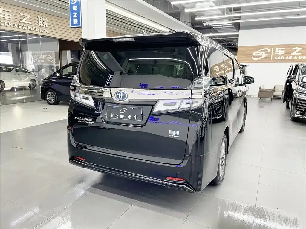 Toyota Vellfire — фото 9