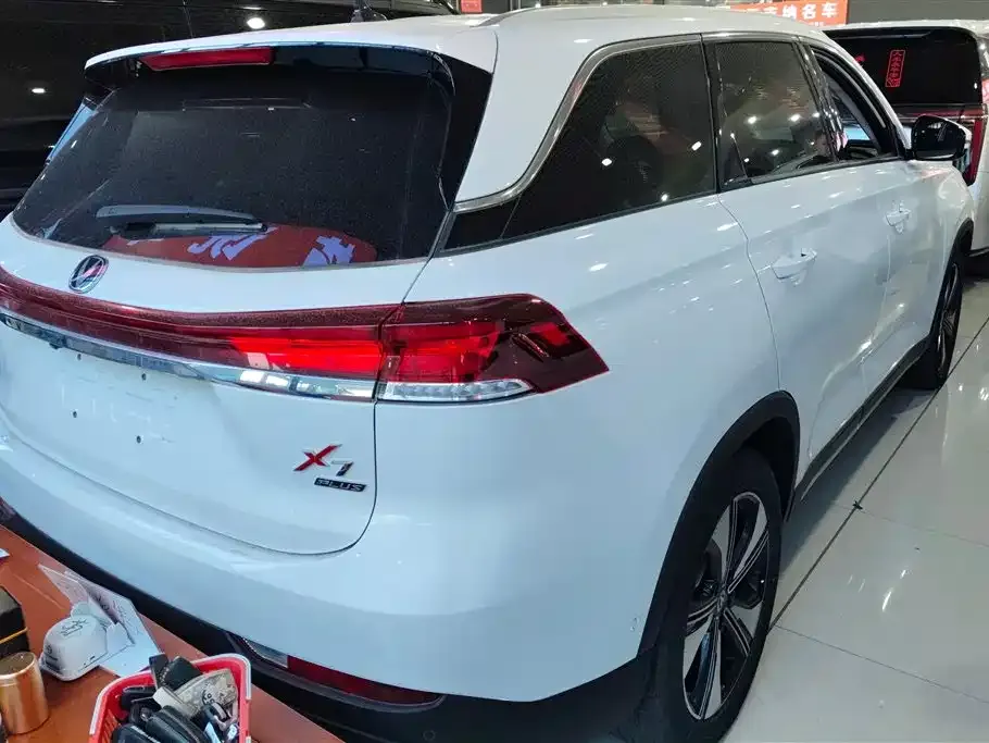 Changan X7 PLUS — фото 10