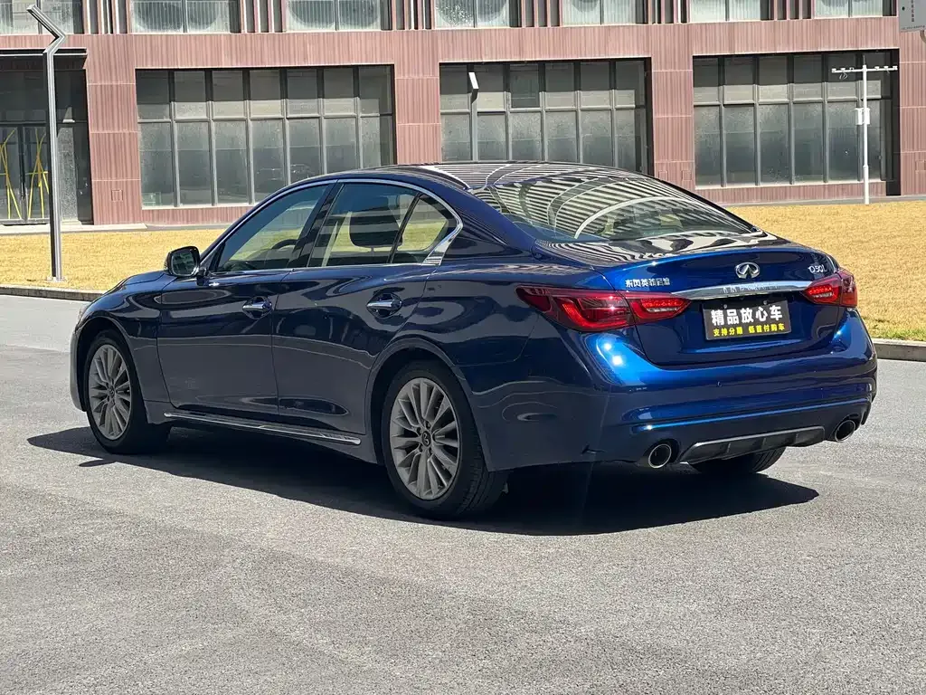 Infiniti Q50L — фото 10