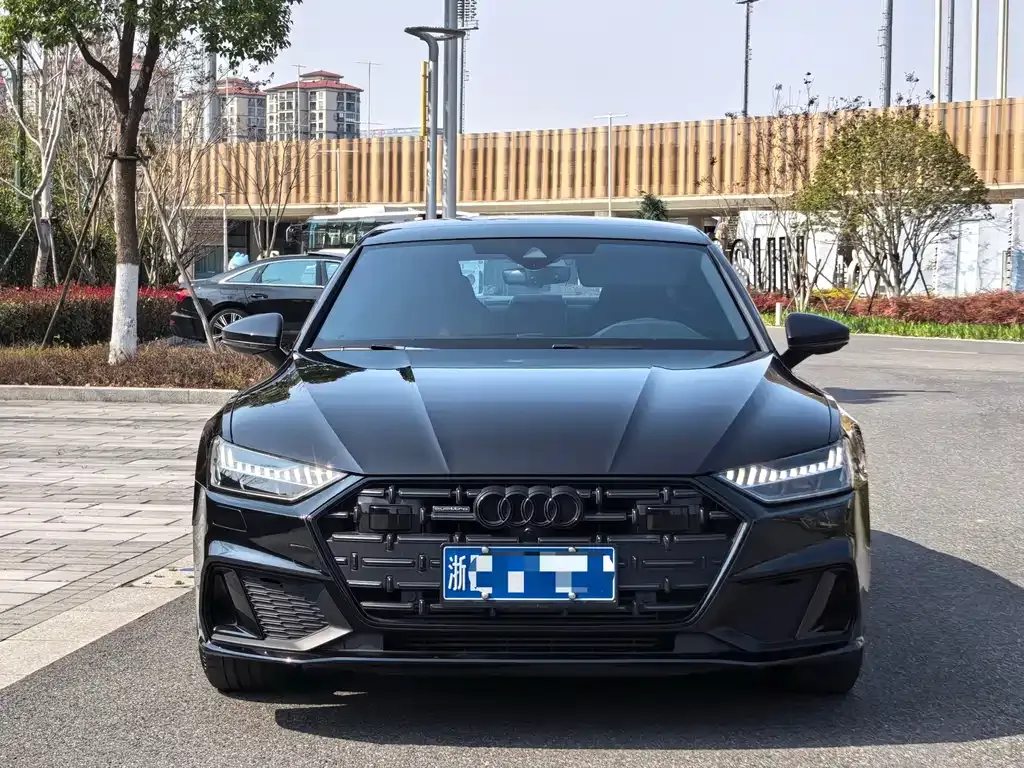 Audi A7L — фото 8