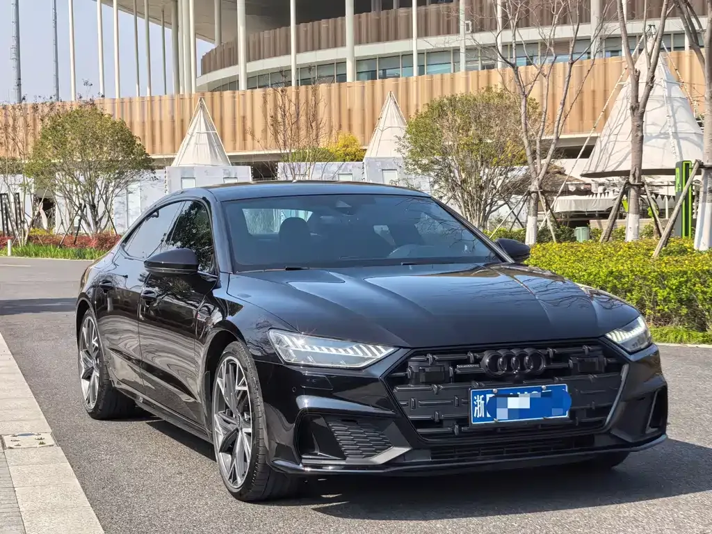 Audi A7L — фото 9