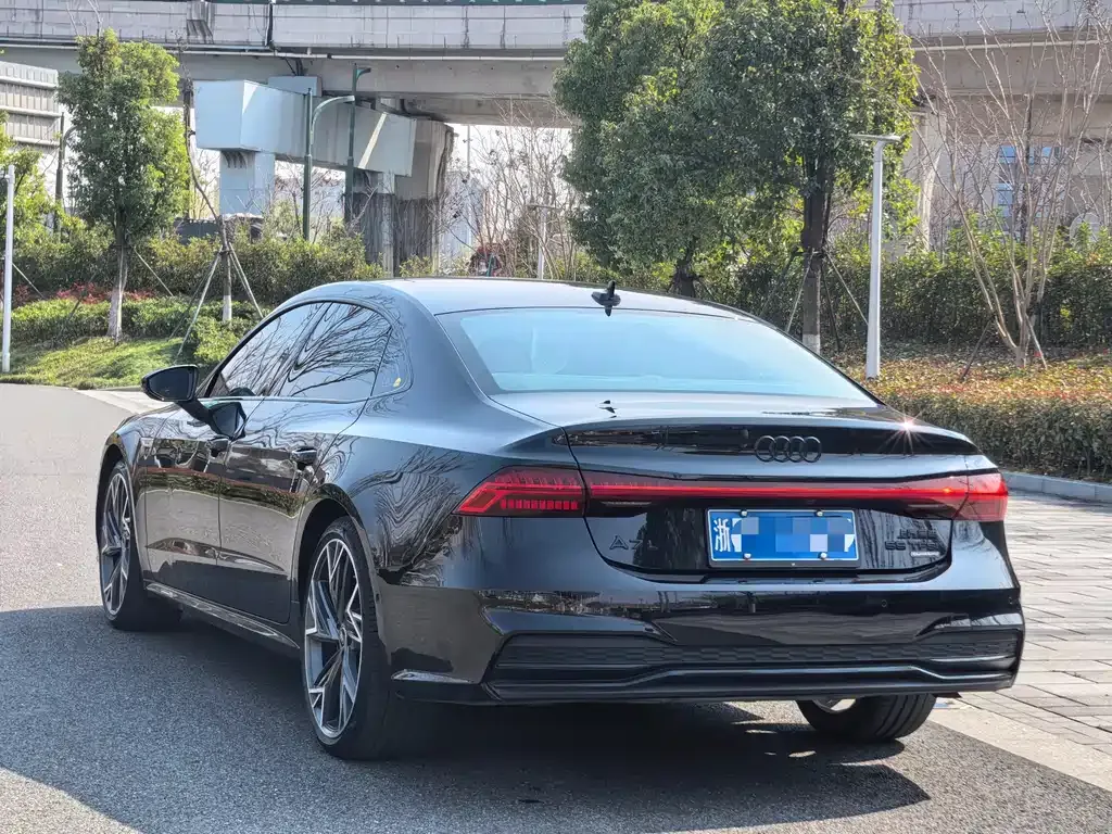 Audi A7L — фото 5