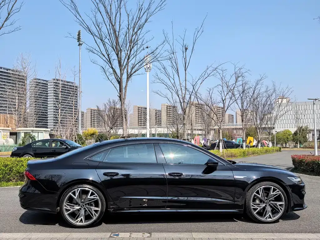 Audi A7L — фото 3