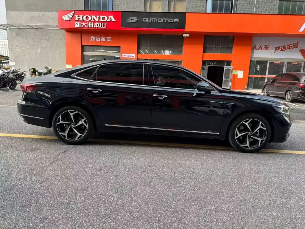 Volkswagen Passat — фото 10