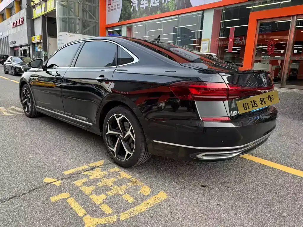 Volkswagen Passat — фото 8