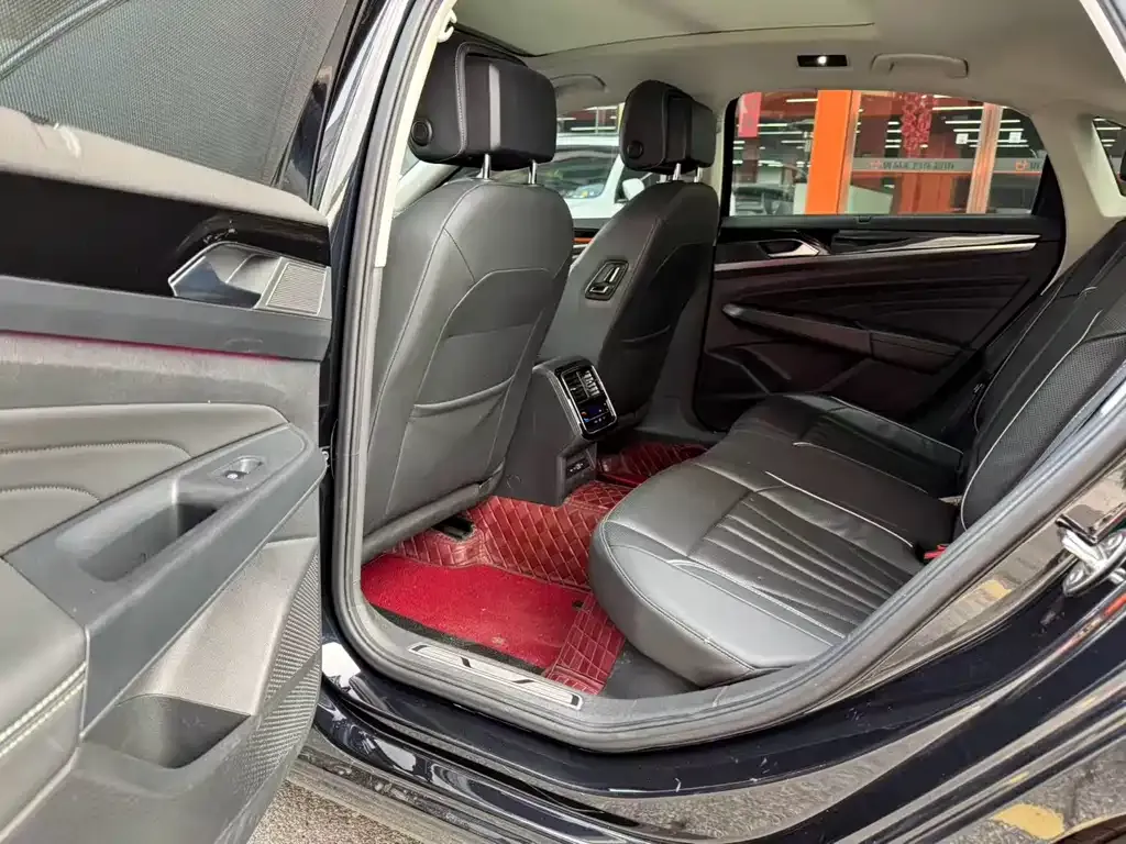 Volkswagen Passat — фото 4