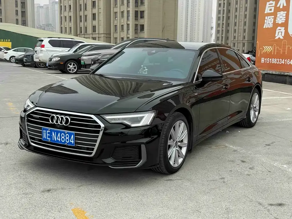 Audi A6L — фото 1