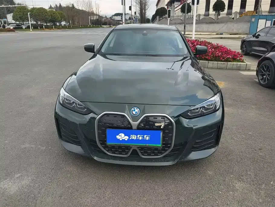 BMW i4 — фото 6