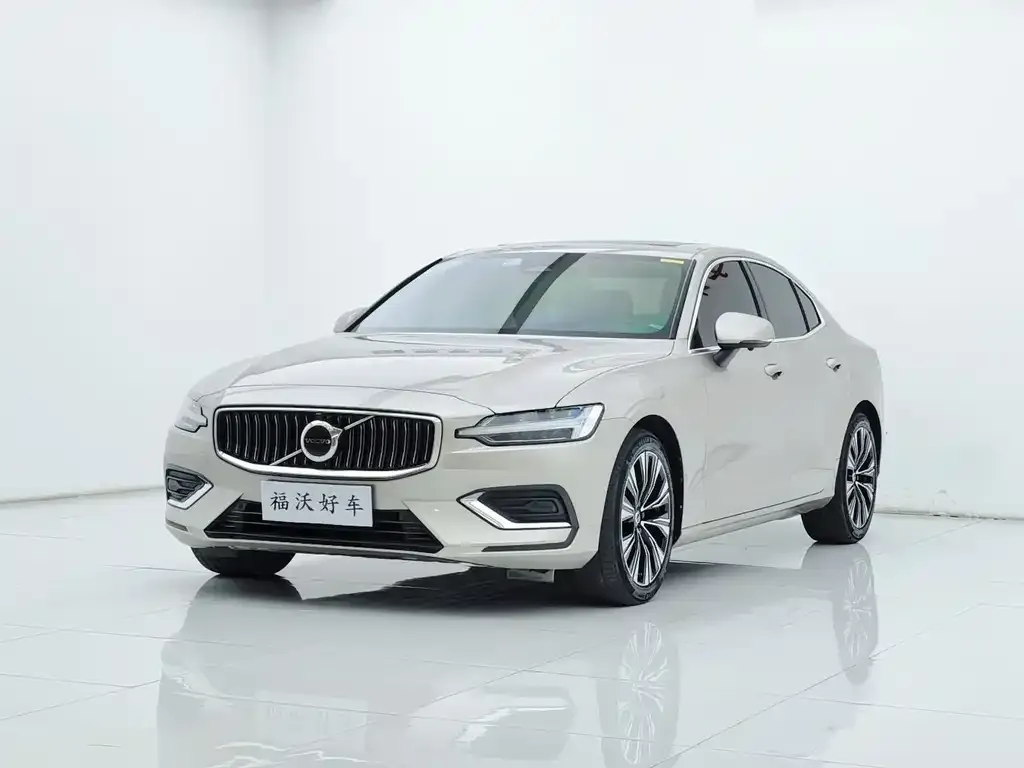 Volvo S60 — фото 1